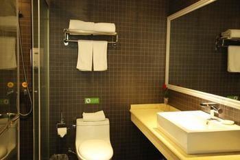 Motel 168 Shanghai Nanhui Huinan Subway Station Bagian luar foto